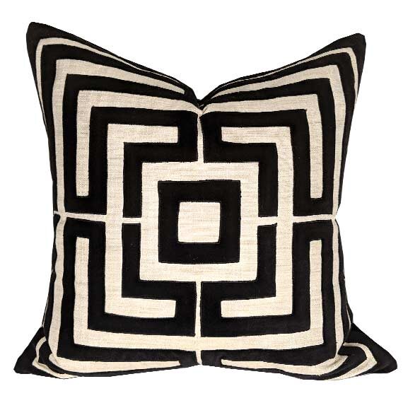 Maze Applique - B&W | 22"